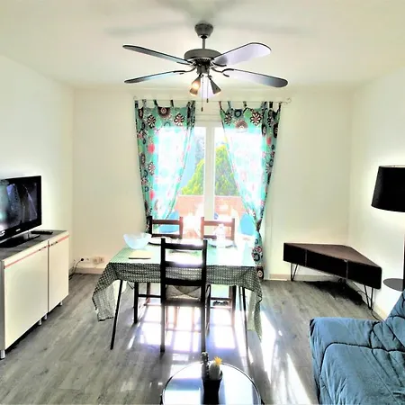 Apartment Hyeres-plage Studio Cabine-l'ayguade By Hc Hyeres