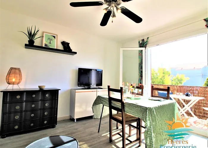 Hyeres-plage Cabine-l'ayguade By Hc